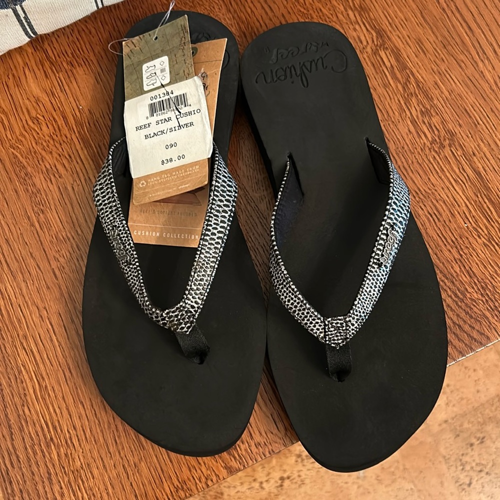 Women’s Reef star cushion flip flops NEW